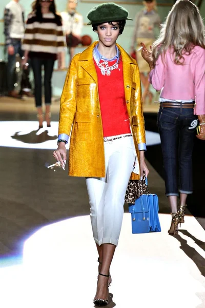 Look 8